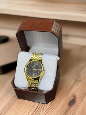 Men's Quartz Movement Round Analogue Watch with Textured Strap - 1 Pc