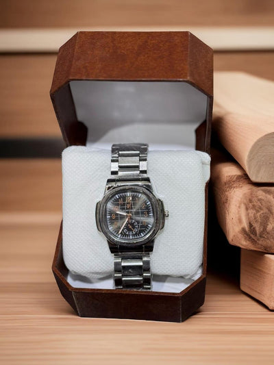 Men's Quartz Movement Round Analogue Watch with Textured Strap - 1 Pc
