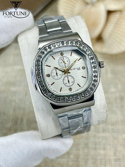 Stylish Women's Square Quartz Chain Watch - 1 Pc